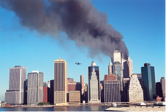 Figur 3.3 Den 11. september 2001 kapret terrorister fra al-Qaida flere fly og angrep symboltunge mål i USA. Da tvillingtårnene i New York kollapset mistet nær 3 000 mennesker livet.