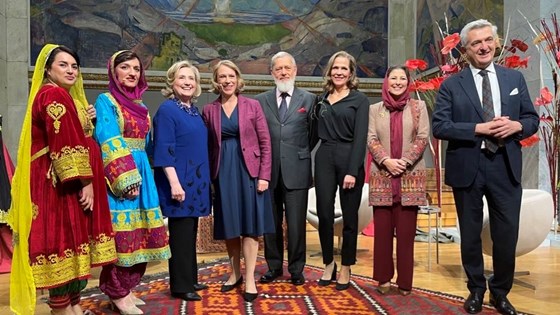 Utenriksminister Anniken Huitfeldt med flere