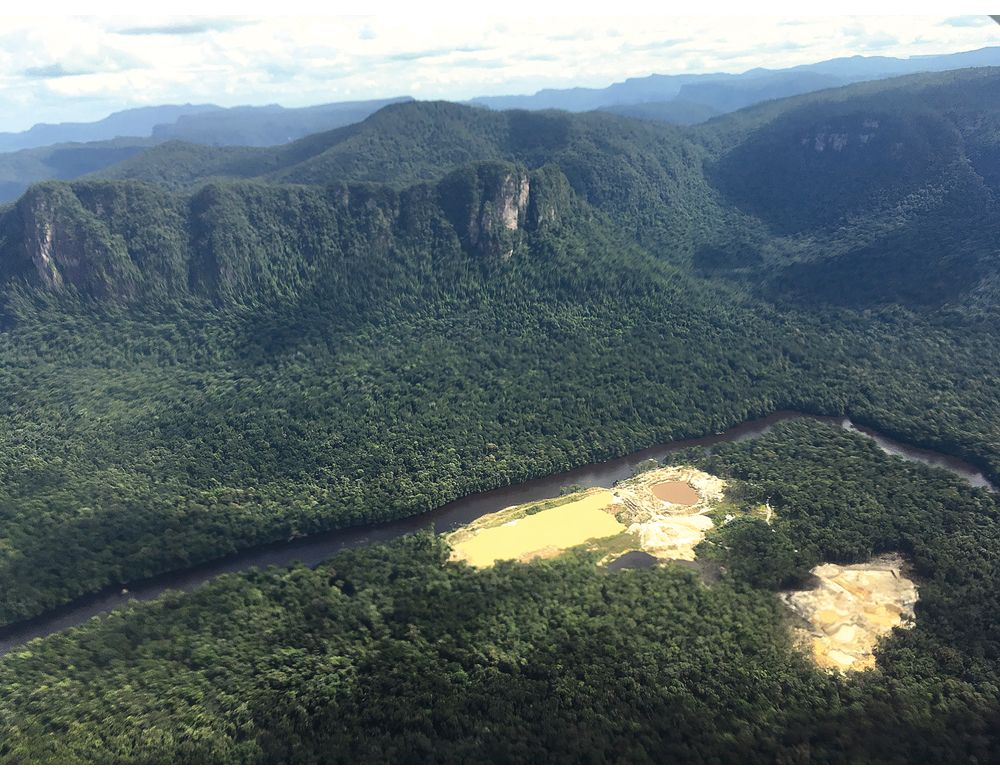 Figur 3.8 Gruvedrift er en viktig årsak til avskoging i Guyana.