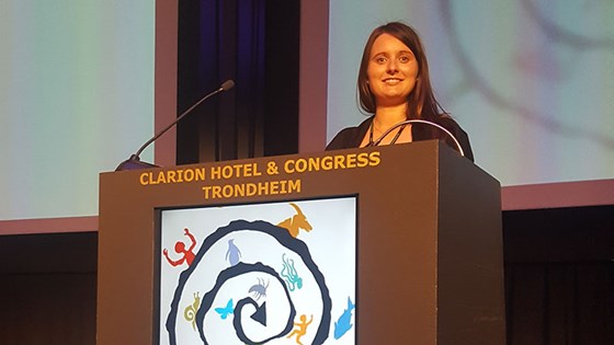 Statsekretær Hanne Maren Blåfjelldal på talerstolen på Trondheimskonferansen. Statsekretær Hanne Maren Blåfjelldal på talerstolen på Trondheimskonferansen.