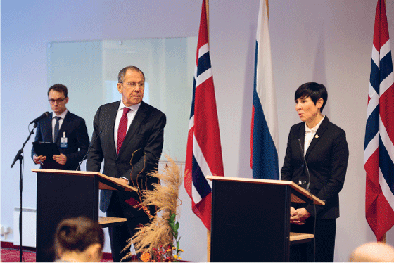 Figur 2.5 Forholdet til Russland er en viktig faktor i norsk utenrikspolitikk. Det praktiske bilaterale samarbeidet med Russland videreføres på områder av felles interesse. Her fra frigjøringsmarkeringen i Kirkenes 25. oktober 2019.