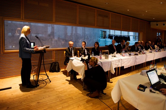 Fra dialogseminaret med næringslivsdelegasjon ved Den norske ambassaden i Berlin.