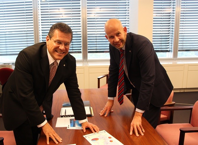 Minister of Petroleum and Energy Tord Lien with Vice President of the European Commission, Maros Šefčovič. 
