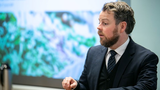 Næringsminister Torbjørn Røe Isaksen på pressefrokostmøte