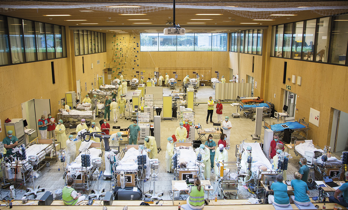 Figure 3.1 In order to successfully manage a crisis, it is important to train for such incidents. This photo was taken at an exercise during the pandemic at Haukeland University Hospital, which has capacity for 100 intensive care patients.