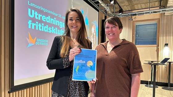 Overrekkelse av rapport.