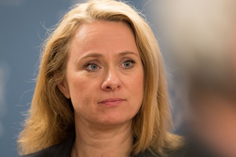 Nærbilde av arbeids- og sosialminister Anniken Hauglie.