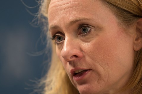 Nærbilde av arbeids- og sosialminister Anniken Hauglie.