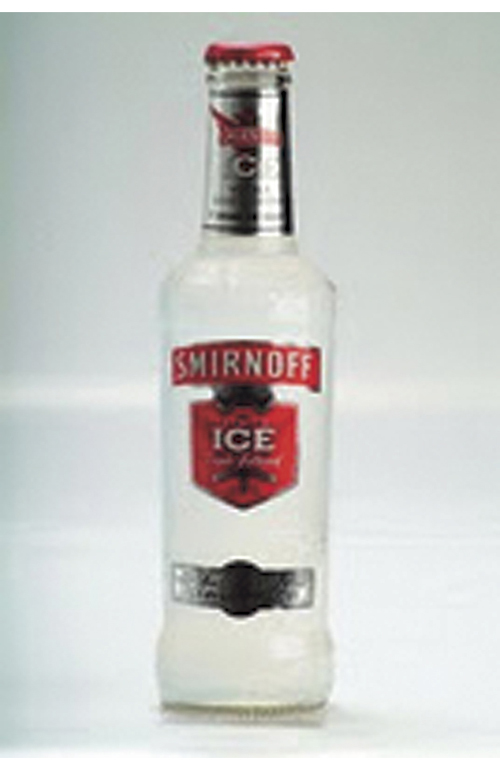 Figur 17.7 I 2002 fastslo EFTA-domstolen at det var forskjellsbehandling at rusbrus måtte selges på Vinmonopolet, mens øl med samme alkoholinnhold kunne selges i butikk. Dermed måtte enten pilsen inn på Polet eller rusbrusen ut i butikkene. Stortinget valgte det siste.