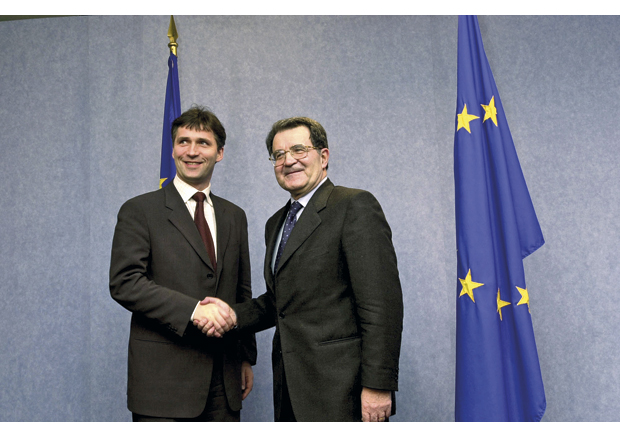 Figur 9.1 Statsminister Jens Stoltenberg møter Kommisjonens president Romano Prodi i februar 2001.