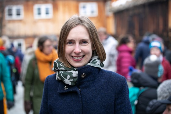 Næringsminister Iselin Nybø utendørs