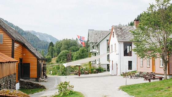 Åmot Gård