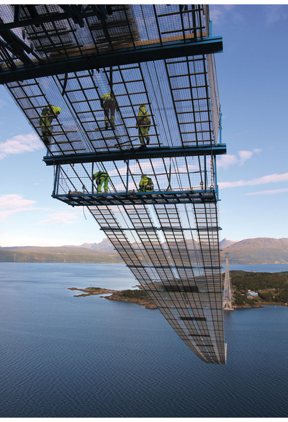 Figure 4.4 Hålogaland bridge under construction