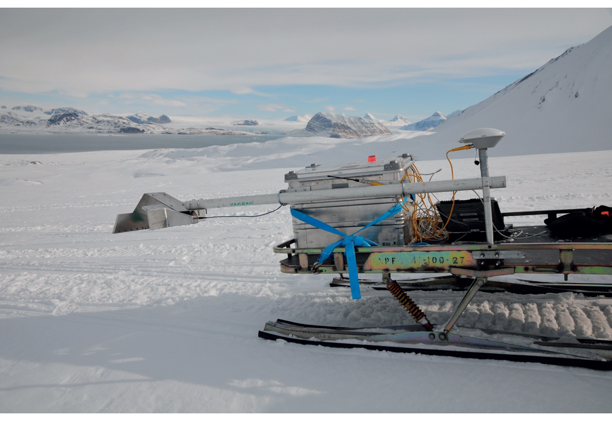 Figur 4.1 Testing av antennen til den norske bakkeradaren RIMFAX på Svalbard. RIMFAX skal sitte på NASAs nye rover Mars 2020.