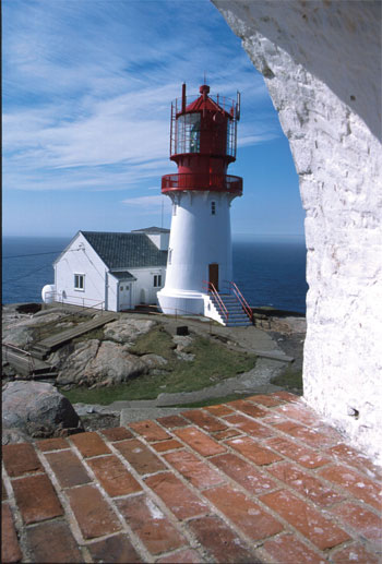 Figur 11.1 Norske fyr kan utgjøre et spennende supplement for såvel kystkultur som friluftsliv og reiseliv. Lindesnes Fyr.
