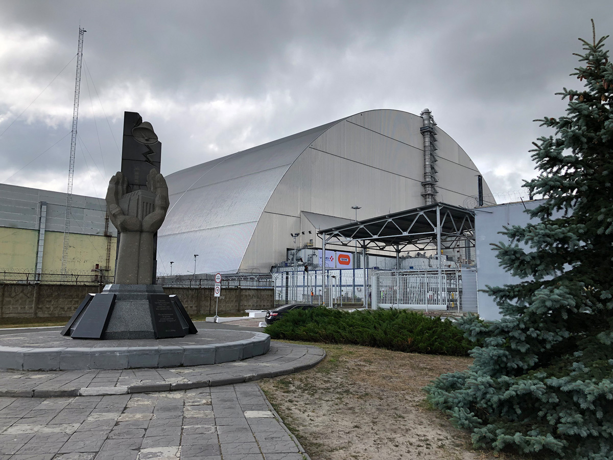 Figur 4.1 Tsjornobyl i 2019. Overbygningen over den forulykkede reaktoren ble mulig gjennom internasjonal finansiering koordinert av EBRD. Dekommisjonering av reaktoren gjenstår fortsatt.