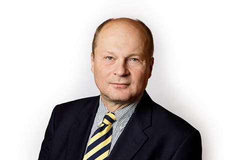 bilder av statssekretær Lars Andreas Lunde.