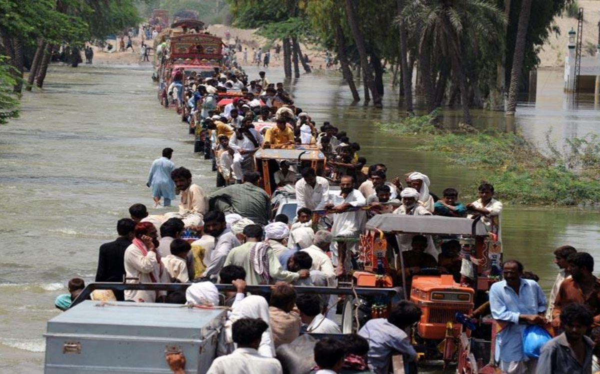 Figur 7.1 Over 30 millioner mennesker ble direkte berørt av flommen i Pakistan 2022. Avlinger ble ødelagt og det er risiko for hungersnød. Flommen skyldtes kraftig monsun kombinert med vann fra smeltende isbreer på grunn av hetebølger, og var delvis en konsekv...