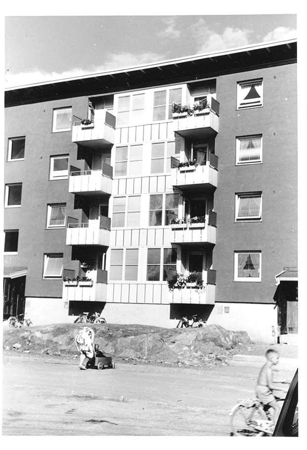 Figur 4.2 Blokk frå Oppsal 1962. Biletet er frå arkivet etter Brente steders regulering (BSR). Krigsskadde stadars regulering vart oppretta som ein institusjon under Innanriksdepartementets Gjenreisningsavdeling i 1940 for å utarbeide byplanar/reguleringsplana...