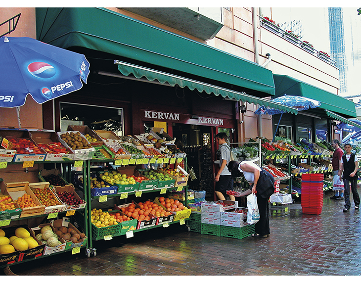 Figure 4.1 Trade opens up access to a wider selection of products. The world’s genetic resources are the origin of almost all the food we eat.