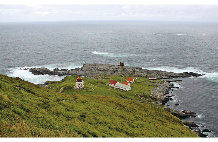 Figur 10.1 Runde fyr. Deler av byningsmassen er selvtebetjent turistforeningshytte.