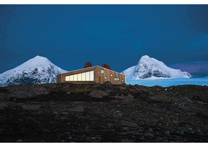 Figur 6.8 Rabothytta på Helgeland. Selvbetjent turistforeningshytte på 1200 m.o.h, åpnet i 2014.