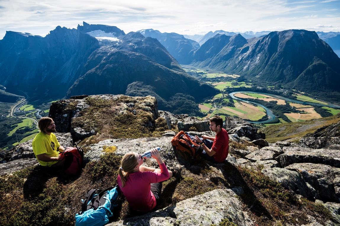 Et bilde som inneholder fjell, utendørs, natur, stein

Automatisk generert beskrivelse