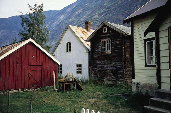 Figur 7.3 Vedlikehold og istandsetting av kulturhistoriske bygninger
krever store ressurser som museene ikke alltid har. Midler må tilføres
museumssektoren slik at bygningene får et tilfredsstillende
vedlikeholdsnivå.