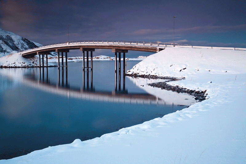 Figure 2.1 Bridge between Sommarøy and Hillesøy in Troms.