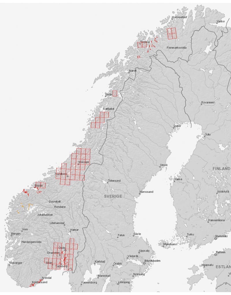 Figur 6.13 Status oversiktskartlegging. Områder i rødt er kartlagt. Oransje områder er pågående kartlegginger. Utsnitt fra NVEs Temakart kvikkleire, januar 2022 (https://temakart.nve.no/tema/kvikkleire).