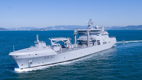 Logistikkfartøyet KNM Maud
