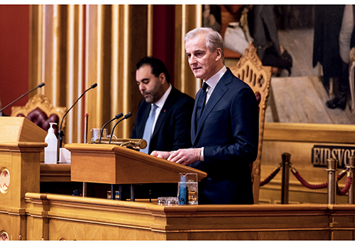 Figur 10.4 Statsminister Jonas Gahr Støre (A) redegjør i Stortinget om regjeringens håndtering av koronapandemien 30. november 2021.