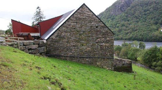 Gjenbruk av det gamle fjøset fra siste halvdel av 1800-tallet hos Eivind Myrdal i Bergen.