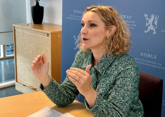 Statsråd Karianne Tung i nettmøte med Meta