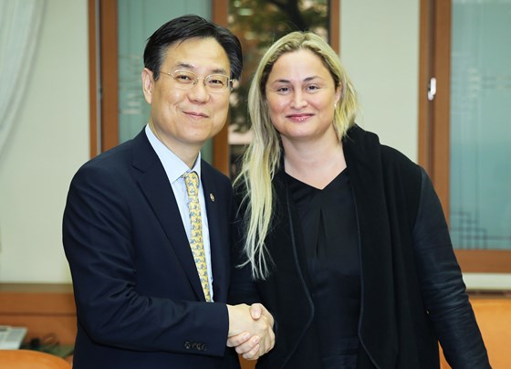 Viseminister Lee og Dilek Ayhan