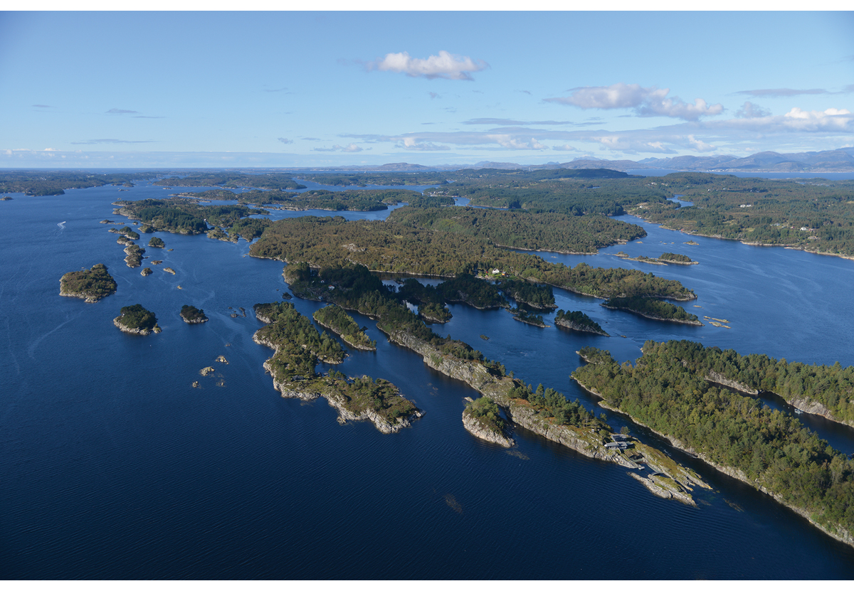 Figure 3.3 Lurefjorden and Lindåsosane MPA in Vestland county.
