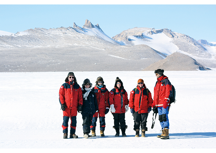 Figure 4.2 Inspection: A Norwegian inspection team in action in accordance with Article VII of the Antarctic Treaty (February 2009).