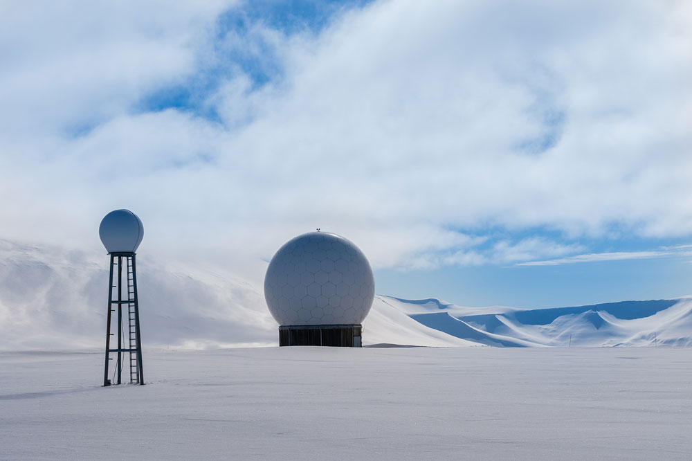 Figur 3.1 Satellittbasert kommunikasjon, overvåkning og jordobservasjon er blant de grunnleggende nasjonale funksjonene.