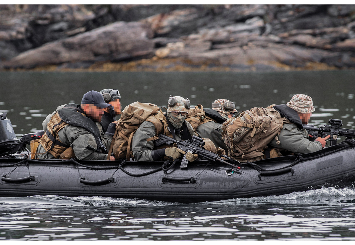 Figur 2.3 Militær støtte til Ukraina videreutvikles gjennom ulike internasjonale kapabilitetskoalisjoner. Norge og Storbritannia skal lede den maritime koalisjonen. Bildet viser ukrainske spesialsoldater på et treningsopphold i Norge etter et britisk, nederlan...