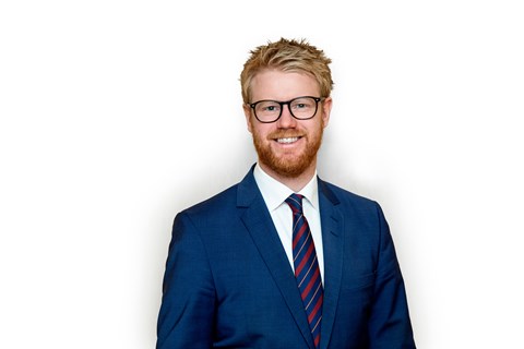 Bilder av statssektretær Tony Tiller.