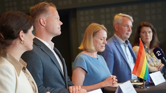 Gruppebilde under pressekonferansen