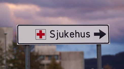 Foto: Colourbox Bilde av et skilt det står sjukehus på