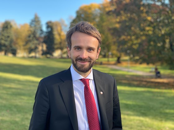 Portrettfoto av næringsminister Jan Christian Vestre