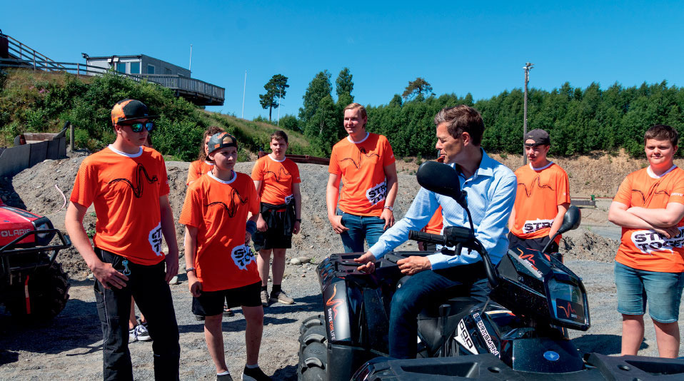 Figur 7.7 Samferdselsminister Knut Arild Hareide på besøk hos Drive for Life, juni 2020