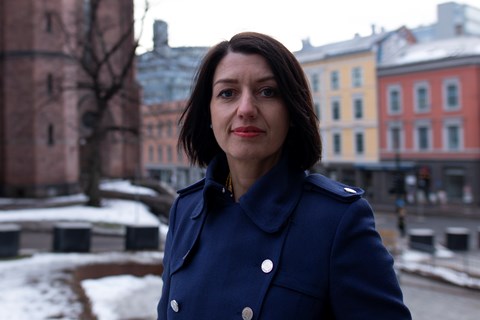 Portettbilde av Guro Angell Gimse, tatt utendørs