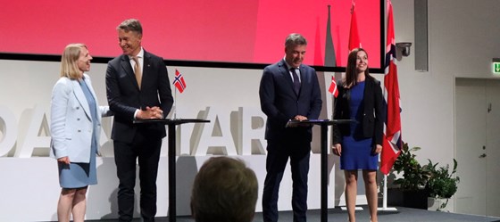 Utenriksminister Anniken Huitfeldt, olje- og energiminister Terje Aasland, Danmarks klima-, energi- og forsyningsminister Lars Aagaard og minister for nordisk samarbeid, Louise Schack Elholm.