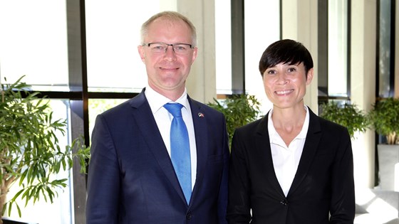 Den estiske forsvarsministeren Hannes Hanso besøkte denne uken sin norske kollega Ine Eriksen Søreide. Den estiske forsvarsministeren Hannes Hanso besøkte denne uken sin norske kollega Ine Eriksen Søreide.