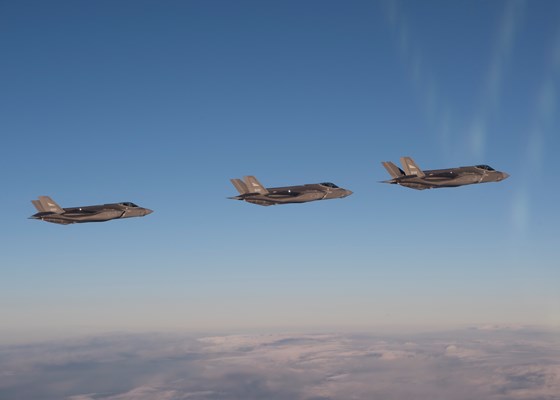 De tre norske flyene inn i norsk luftrom