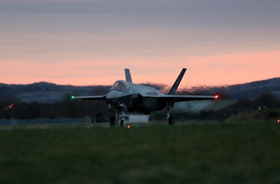 The aircrafts landed in sunset when arriving Norway.