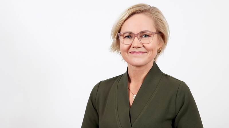 Helse- og omsorgsminister Ingvild Kjerkol ser i kamera